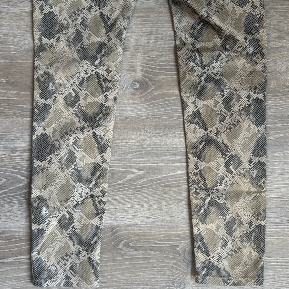 Bevy Flog Shely In Beige Python Print 24 - Picture 12 of 12